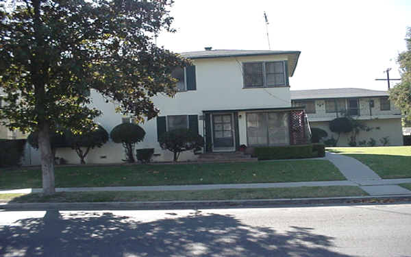 910 E Carson St in Long Beach, CA - Building Photo