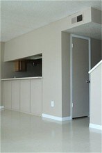 1301 S Tyler St in Beeville, TX - Building Photo - Building Photo