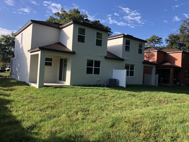 5815 Oleander Dr in Orlando, FL - Foto de edificio - Building Photo