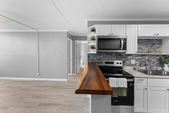 111 Kahului Beach Rd in Kahului, HI - Building Photo - Building Photo