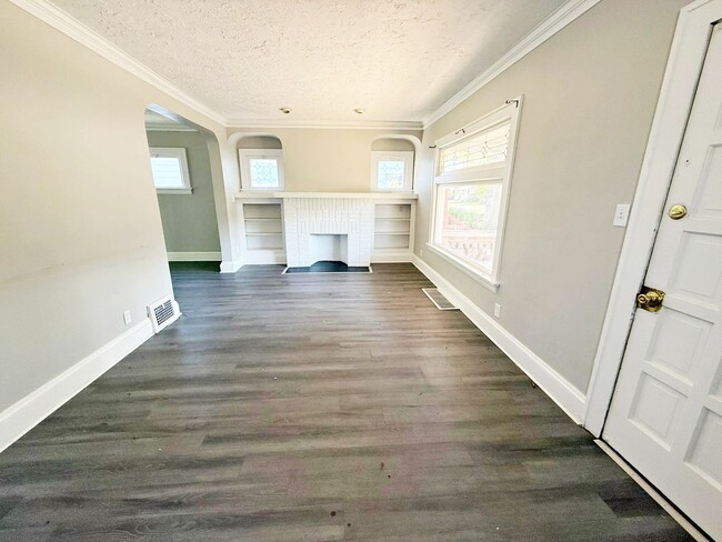 property at 10101 Greenview Ave