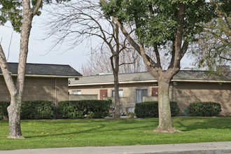 Selma Elderly in Selma, CA - Foto de edificio - Building Photo