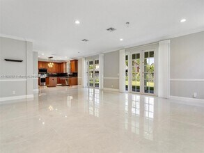 1175 Peregrine Way in Weston, FL - Building Photo - Building Photo