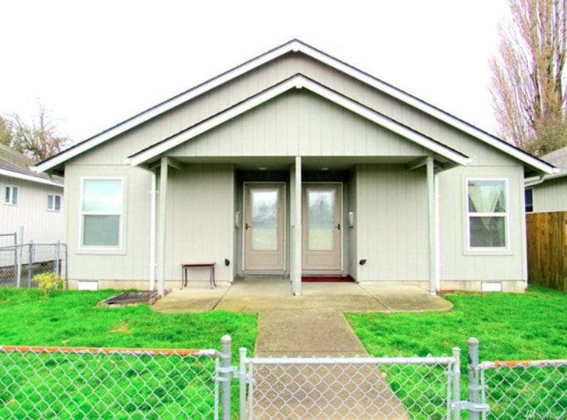 225 22nd Ave, Unit A in Longview, WA - Foto de edificio