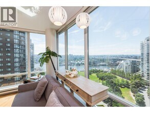 1438 Richards St in Vancouver, BC - Building Photo - Building Photo