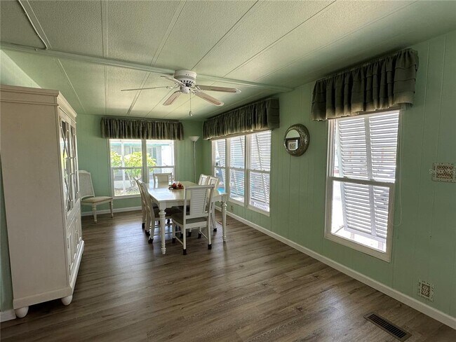 320 Desoto St in Nokomis, FL - Building Photo - Building Photo