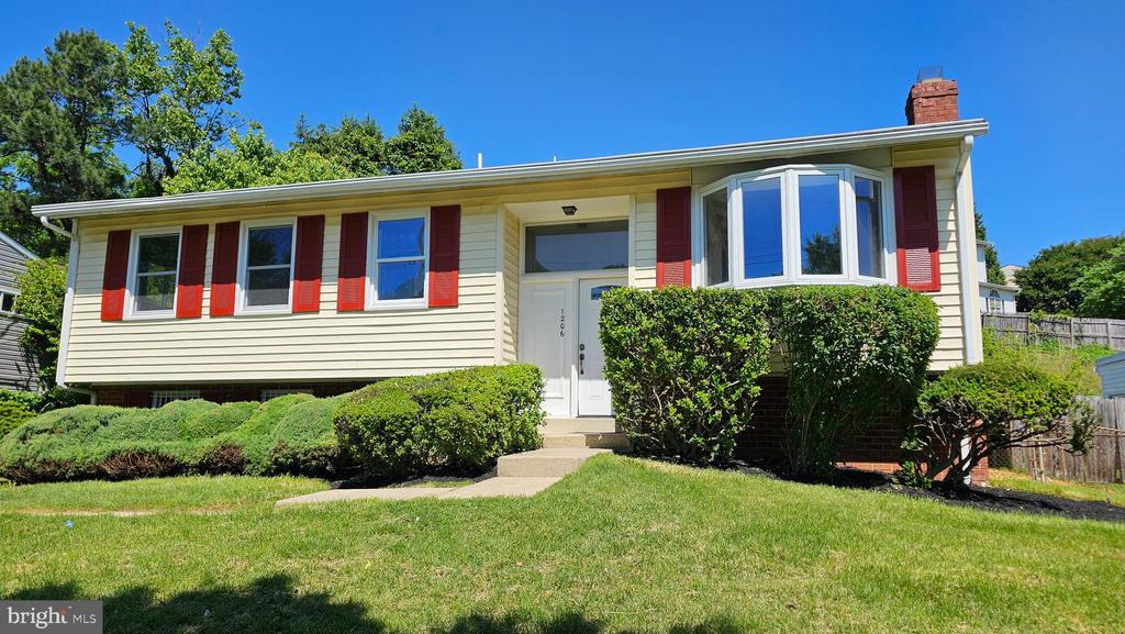 1206 Raydale Rd in Hyattsville, MD - Building Photo