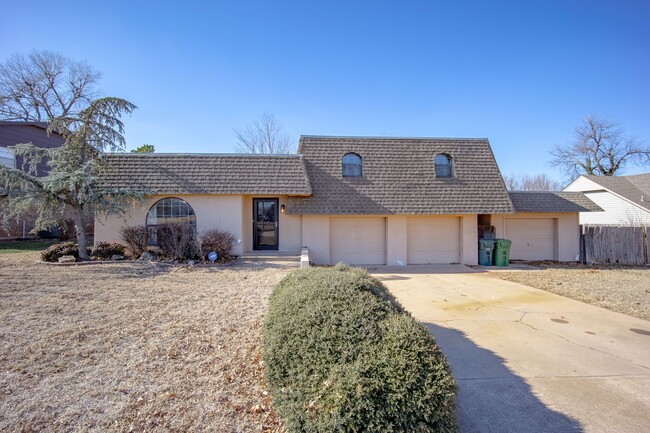 909 John F Kroutil Dr in Yukon, OK - Building Photo - Building Photo