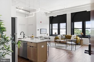 240 Hermitage St in Philadelphia, PA - Building Photo - Building Photo