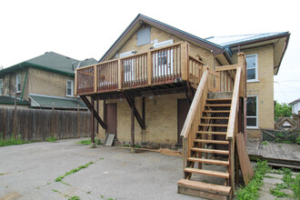 468 Bolivar St in Peterborough, ON - Building Photo - Building Photo
