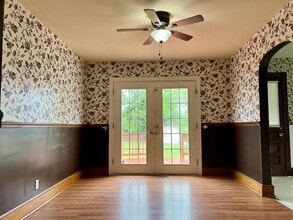 335 Linden Ave in Buena Vista, VA - Building Photo - Building Photo