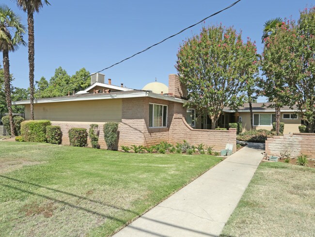 4431 E Sierra Madre Ave in Fresno, CA - Building Photo - Building Photo