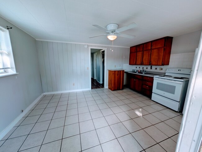 property at 685 HWY 441 SE
