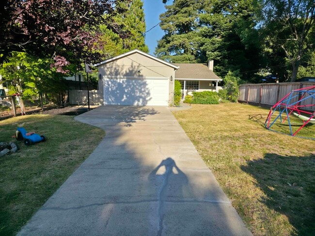 758 Arnold Way in Menlo Park, CA - Building Photo - Building Photo