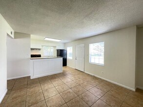 5254 Davisson Ave in Orlando, FL - Building Photo - Building Photo