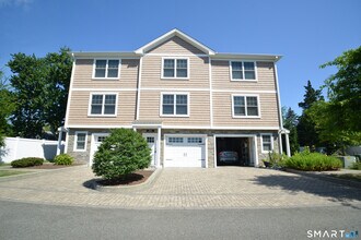 335-343 Meadowside Rd in Milford, CT - Building Photo - Building Photo