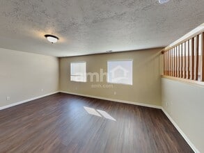 1991 W 550 N in Clinton, UT - Building Photo - Building Photo