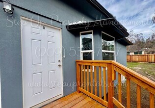 18669 Pine St in Tuolumne, CA - Foto de edificio - Building Photo