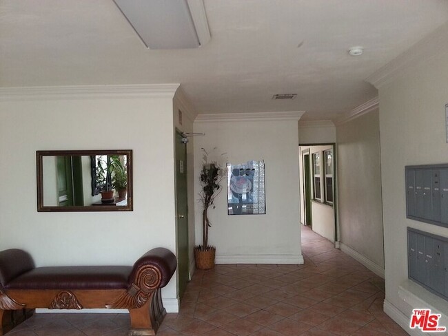 615 N Rossmore Ave in Los Angeles, CA - Building Photo - Building Photo