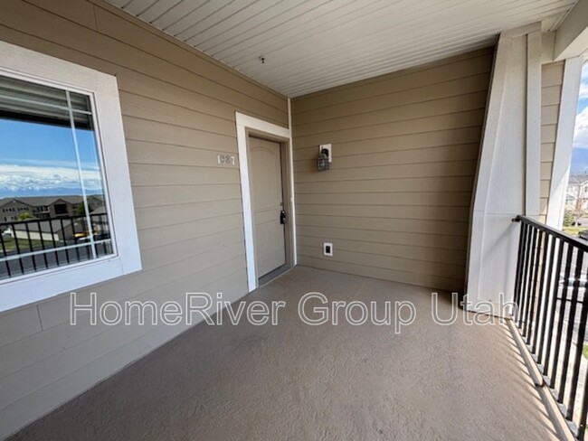 property at 1987 N Crest Rd