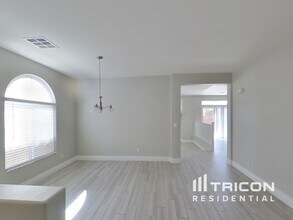 9105 Nicklewood Ave in Las Vegas, NV - Building Photo - Building Photo