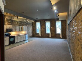 148 W Michigan Ave in Jackson, MI - Building Photo