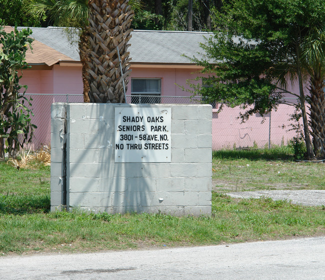 3801 58th Ave N in St. Petersburg, FL - Foto de edificio - Building Photo