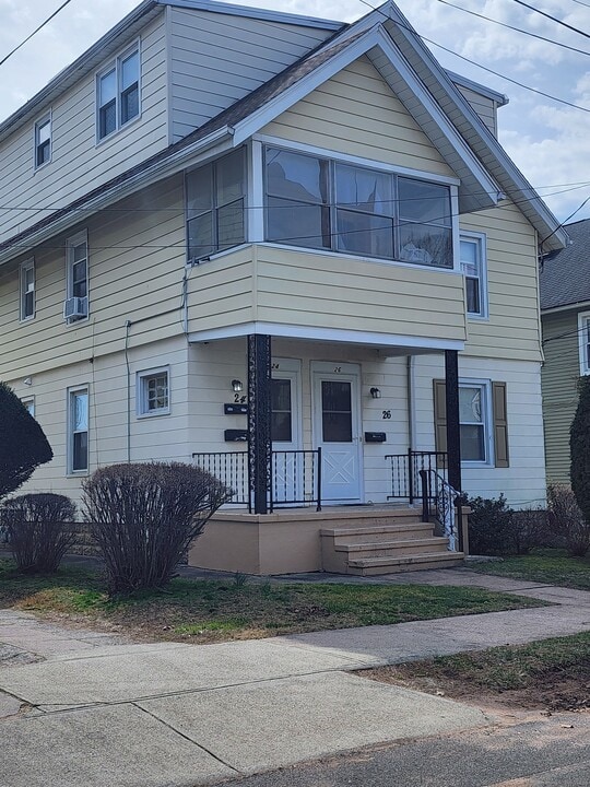 24 Wallace St in West Haven, CT - Building Photo