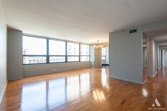 400 E Ohio St, Unit 2302 in Chicago, IL - Building Photo - Building Photo