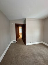 524 W Beardsley Ave in Elkhart, IN - Foto de edificio - Building Photo