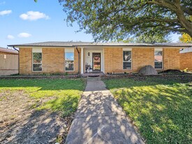 7306 Oakmore Dr in Dallas, TX - Building Photo