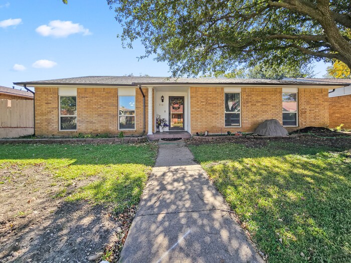 7306 Oakmore Dr in Dallas, TX - Building Photo