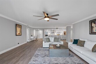 777 Bayshore Dr, Unit 705 in Fort Lauderdale, FL - Foto de edificio - Building Photo