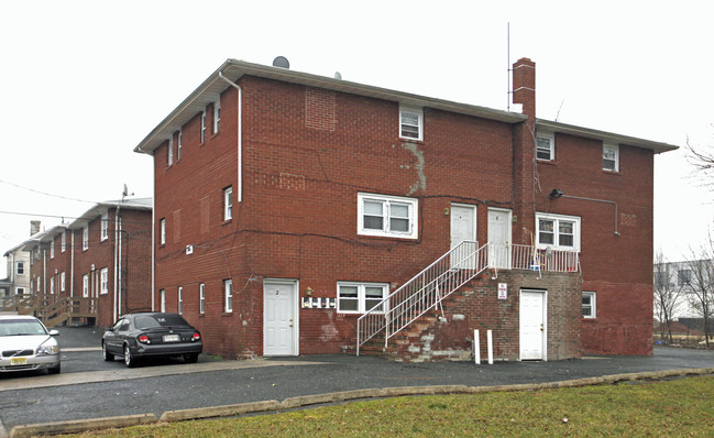 302 Ward St in New Brunswick, NJ - Building Photo - Building Photo