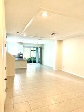 5822 Spotted Harrier Wy in Lithia, FL - Building Photo - Building Photo