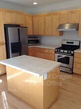 9100 SW Graphite Ter in Beaverton, OR - Building Photo - Building Photo