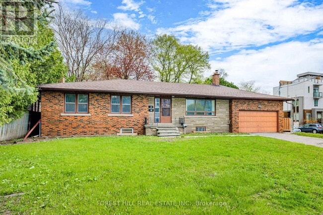 11 Greenbriar Rd