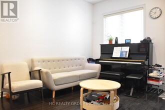 10-10 Hargrave Ln in Toronto, ON - Building Photo - Building Photo