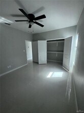 2511 N Vineyard Ave, Unit 1 in Edinburg, TX - Foto de edificio - Building Photo
