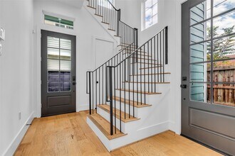 204 Burr St in Houston, TX - Building Photo - Building Photo