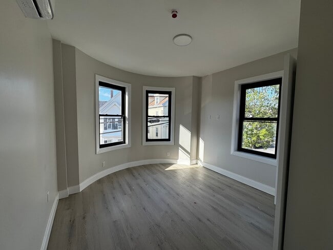 56 Sachem St, Unit 2