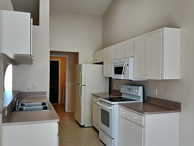 523 Terranova Cir in Winter Haven, FL - Building Photo - Building Photo