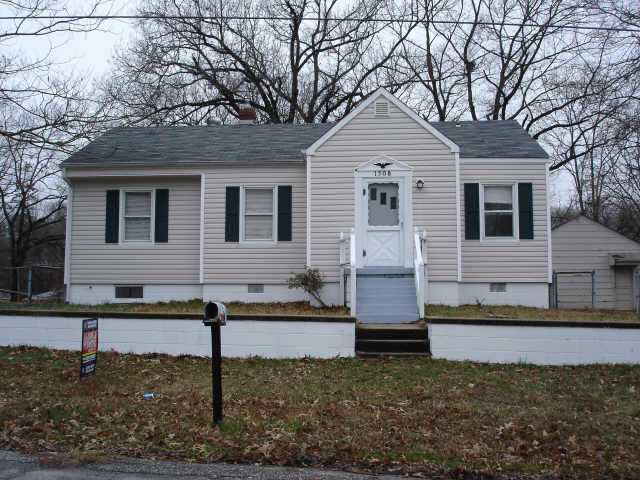 1308 Liberty Ave in Hopewell, VA - Building Photo