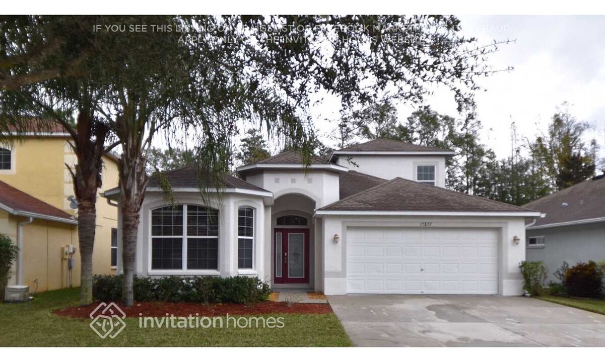 15833 Pond Rush Ct in Land O Lakes, FL - Building Photo