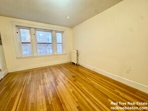 1615 Commonwealth Ave, Unit 11 in Boston, MA - Foto de edificio - Building Photo