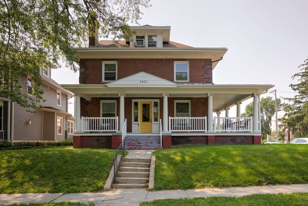4821 Underwood Ave in Omaha, NE - Foto de edificio