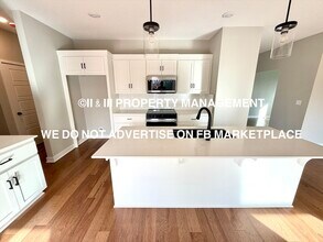 18755 W 188th Ter in Spring Hill, KS - Building Photo - Building Photo