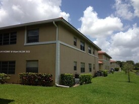 823 Twin Lakes Dr, Unit 31-G Apartments