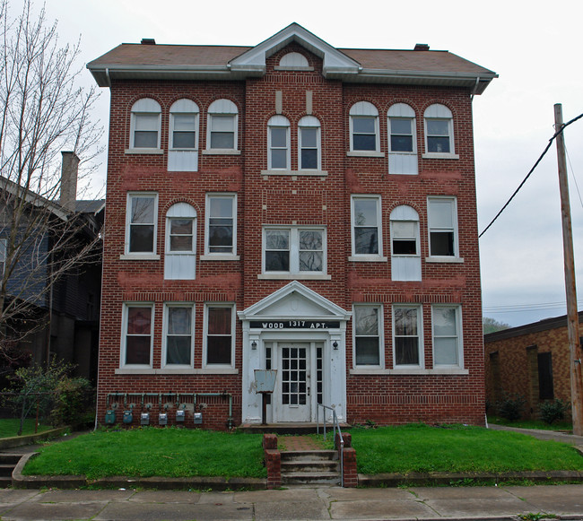 1317 Quarrier St in Charleston, WV - Building Photo - Building Photo