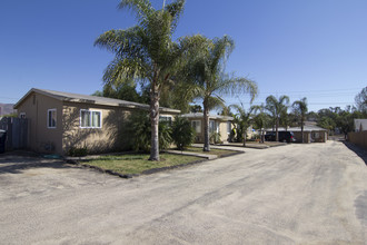 5939 San Miguel Rd in Bonita, CA - Foto de edificio - Building Photo